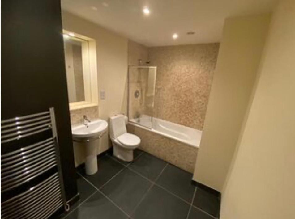 Easby Breakaways - **Modern Apartment 5 Mins From South Bay, Scarborough** Exterior photo